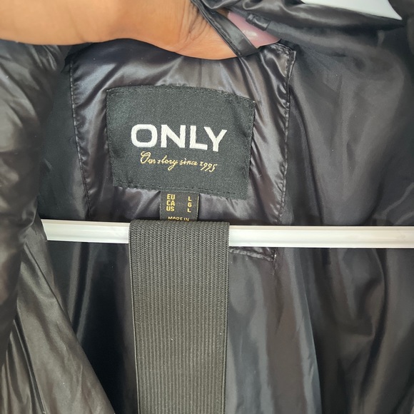 Winter puffer jacket - Picture 3 of 5